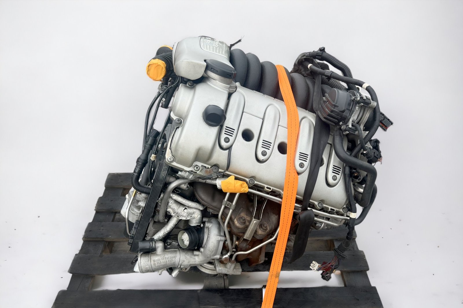 Moteur Porsche Cayenne 955 Turbo 4.5 V8 M48.50 d’occasion contrôlé – 104682 km — vue 3