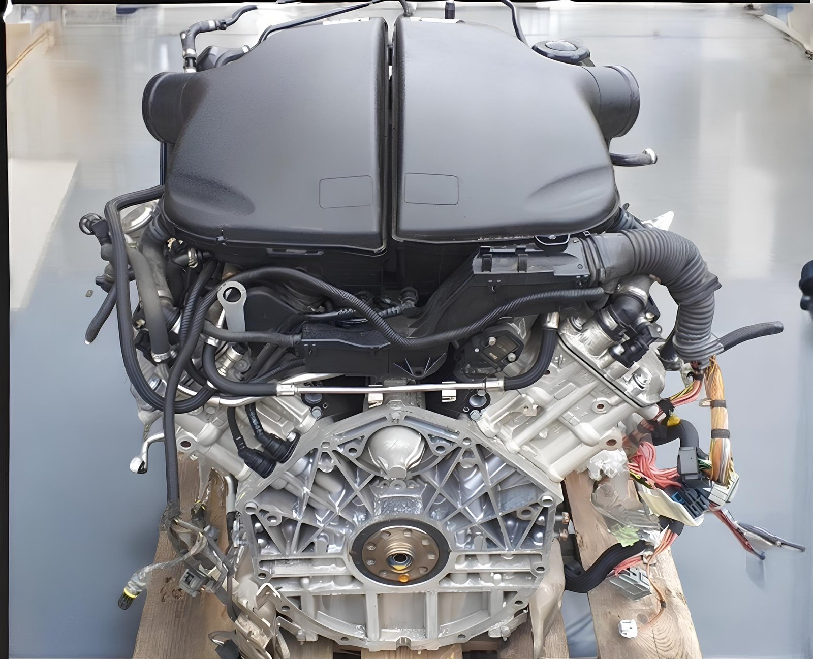Moteur complet reconditionné BMW S85B50A pour M5 E60/E61 et M6 E63/E64 — vue 2