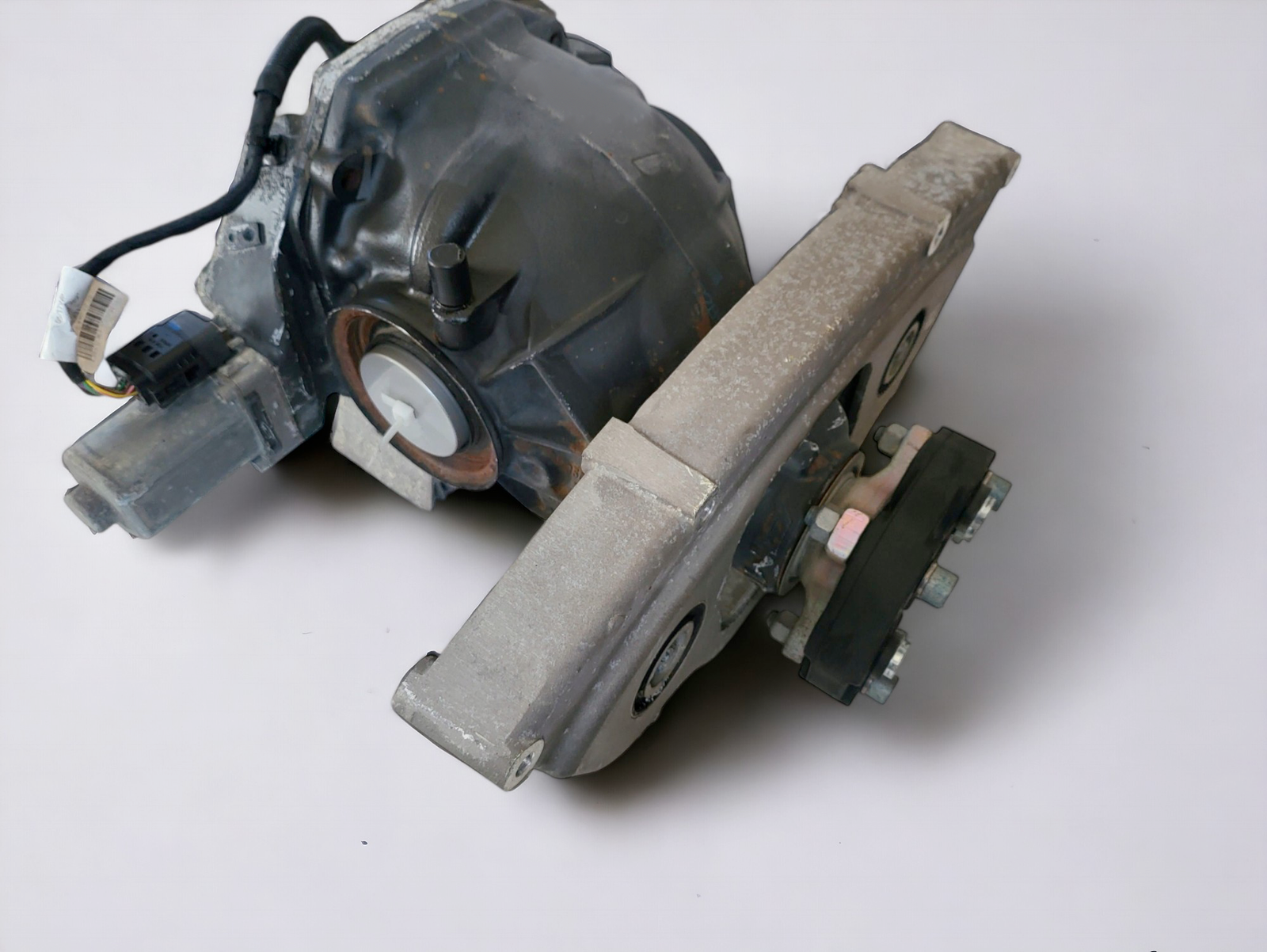 Pont arrière reconditionné Mercedes-AMG E 63 S 4MATIC+ W213 / S213 — photo principale