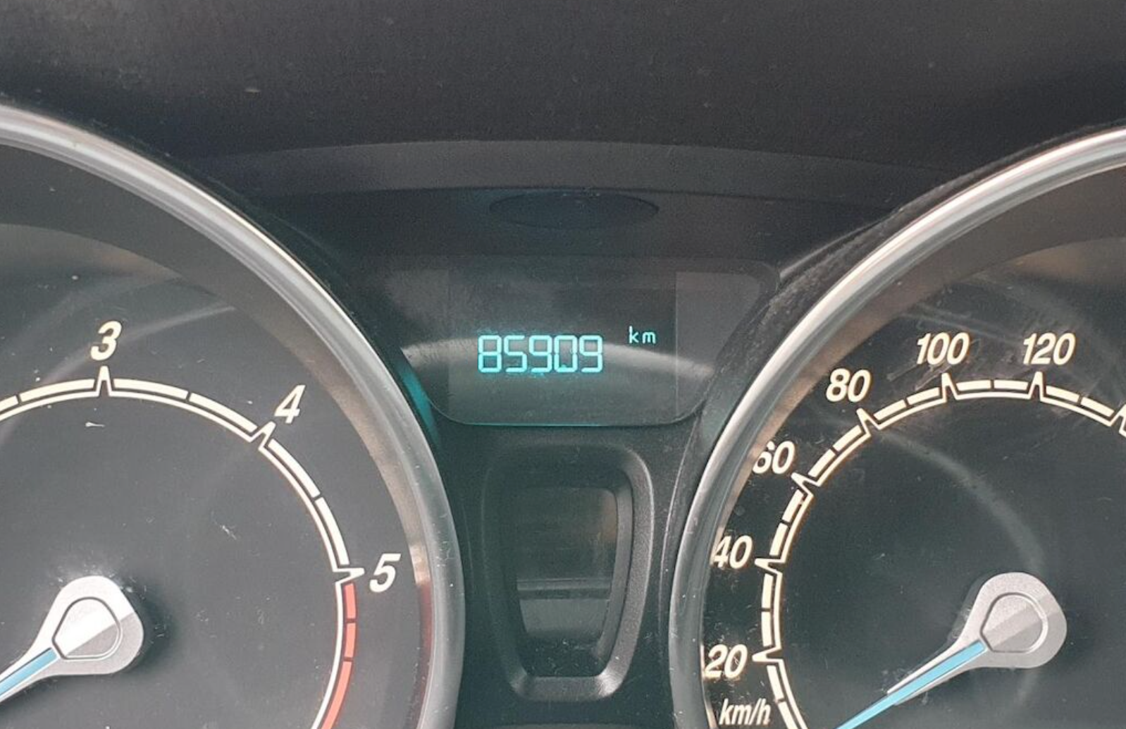 Boite de vitesses manuelle Ford Fiesta MK7 1.5 TDCI — vue 4