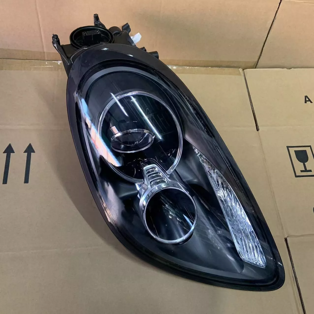 Phares avant xénon d’origine reconditionnés pour Porsche Boxster et Cayman 981 (2013-2016) – gauche ou droit – sans ballast ni ampoule — vue 2