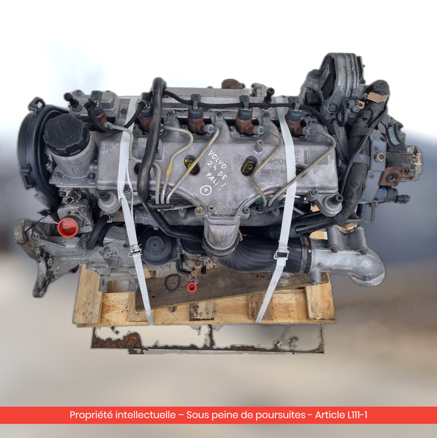 Moteur Volvo V70 II D5244T — occasion — vue 4